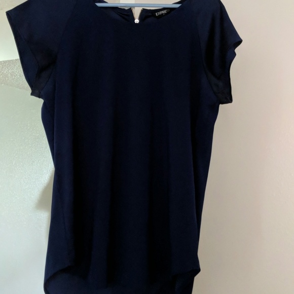 Tops - Picture 2 of 3